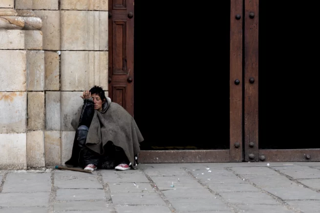 colombian-street-woman